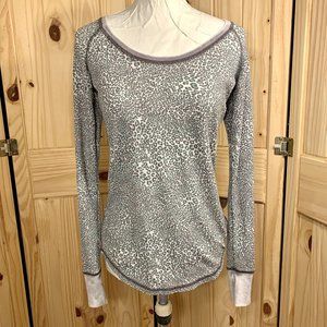 Women's Long Sleeve Cruel Girl T-Shirt in Burnout Gray Leopard Style Size Medium